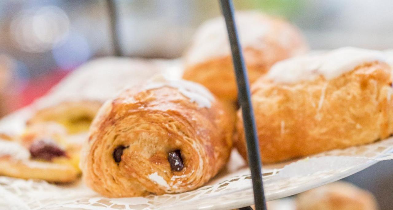 Victor's Residenz-Hotel Schloss Berg Nennig Exterior foto Pain au chocolat