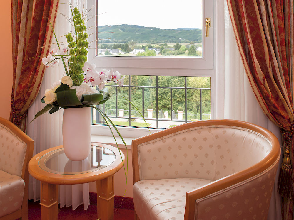 Victor's Residenz-Hotel Schloss Berg Nennig Exterior foto A room at the Hotel