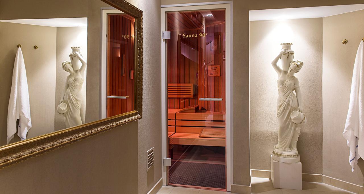 Victor's Residenz-Hotel Schloss Berg Nennig Zimmer foto Sauna